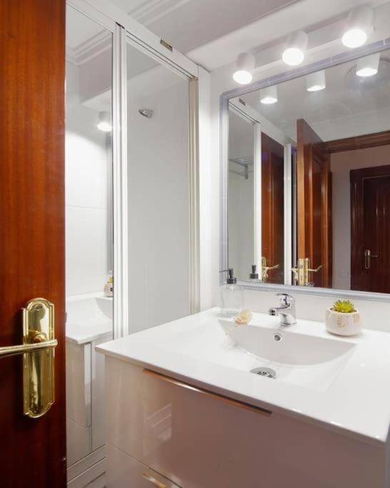 Apartamento Maura 2 Dormitorios اوفيدو المظهر الخارجي الصورة